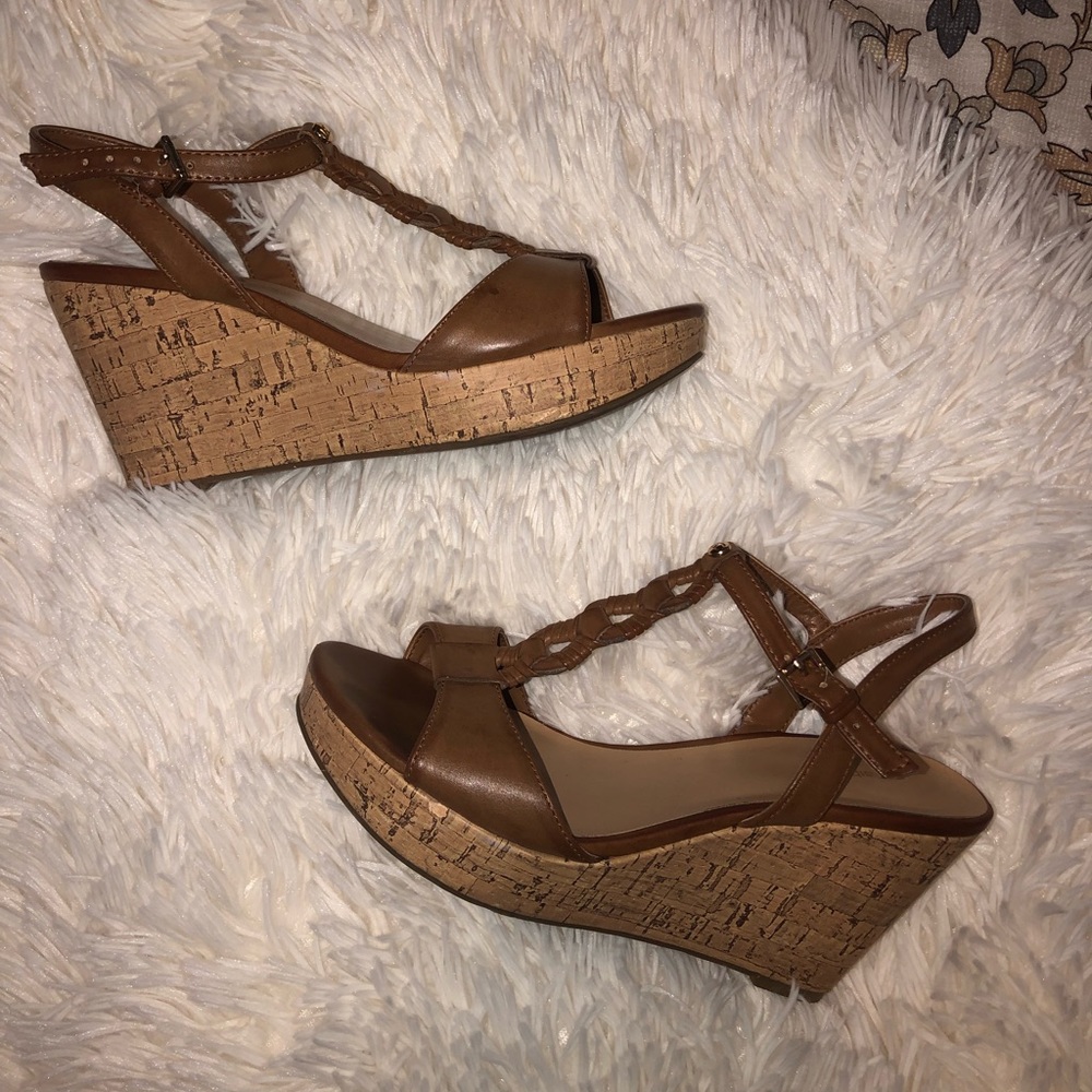 Tan Wedges